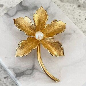 1960s Richardson King Orchid Brooch 12K Gold Filled 1/20 GF Cultured Pearl